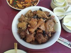 炖鸡-北京龙庆四季香农家饭庄·灶台鱼·碳烤虹鳟鱼(龙庆峡店)