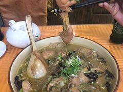蘑菇炖大骨鸡-凤百年大骨鸡饭庄