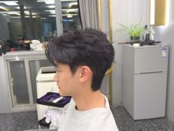 -即型男士理发工作室