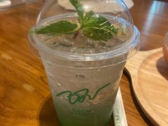 -Chom Cafe and Restaurant