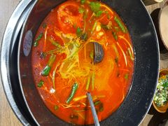 -贵厨酸汤牛肉(小十字店)