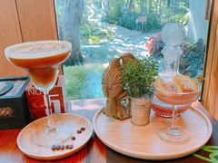 -Chom Cafe and Restaurant