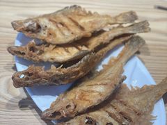 炸偏口鱼-方城小吃店
