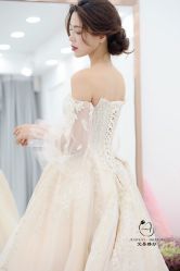 -艾朵婚纱