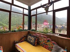 靠窗位-四姑娘山阿巴郎·藏式花园餐厅