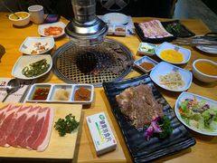 -唯成•韩国炭火烤肉 유성고기