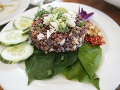 -Chom Cafe and Restaurant