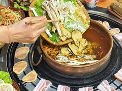 -阿山卓·野生菌火锅·纳西火塘烤肉