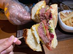 澳洲和牛汉堡配薯条-FUTURE BAR(岭南天地店)