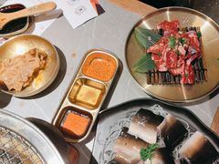 -草家酱蟹炭火烤肉店(珲春南路一店)