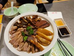 -潮界(LU·ONE凯德晶萃广场店)