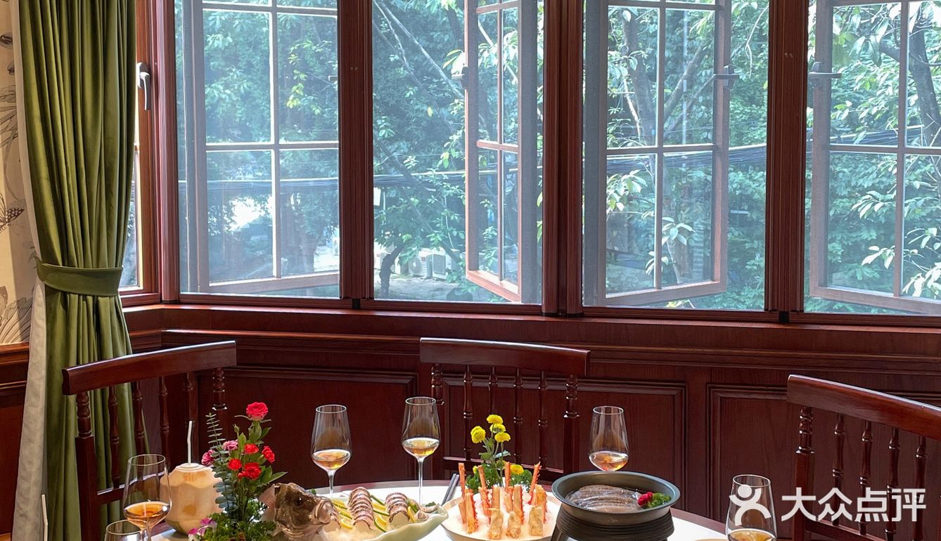 成都 | 独栋复古小洋楼🍁街头沐浴秋日阳光