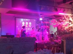 -樱花里音乐餐吧·牛扒椰子鸡(东圃店)
