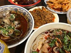 -爆炸头阿姨小四川正宗川味小吃(无任何分店)