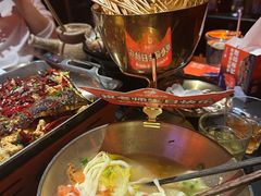 -何师烧烤Pro ·江湖川菜·小龙虾·精酿(太古里旗舰店)