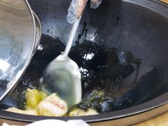 -屯老二农家铁锅炖·行业领军者(梅江店)