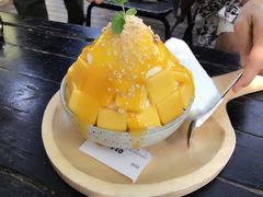 -莓园冰淇淋店