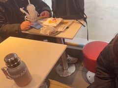 -麦当劳(汉口火车站候车室店)