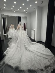 -维纳斯婚纱礼服租赁馆