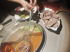 -伴山牛贵州黄牛肉火锅·苗疆非遗艺术餐厅(上海首店)