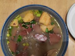 金陵鸭血粉丝汤-弄堂小笼包(西青中北永旺购物中心店)