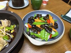 -云海肴·汽锅鸡·云南菜(天山百盛优客店)