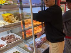 -哈尔滨小酒馆·鲜肉现穿自助烧烤(康新花园店)