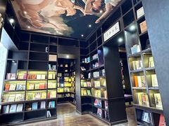 -钟书阁(松江泰晤士小镇店)