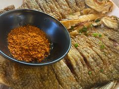 香酥武昌鱼-肥肥虾庄·金牌油焖大虾(汉口城市广场店)