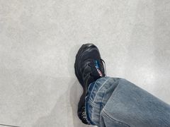 -SALOMON萨洛蒙(长沙国金街店)