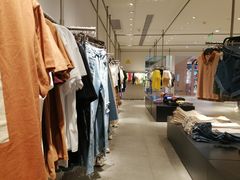 -URBAN REVIVO(欢乐海岸购物中心店)