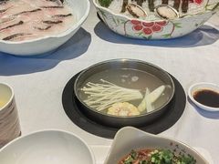 -泓炙颐凤鲜海鲜火锅料理(桐乡店)