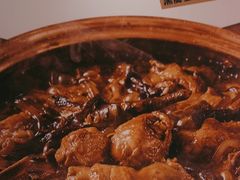 小鸡炖蘑菇-关东小磨东北菜(上海长风大悦城店)