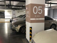 -虹桥火车站-停车场