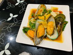 -J Daeng Seafood