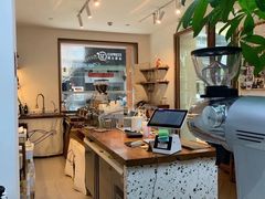 -Line 咖啡(石厦花园店)