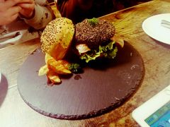 -HIGH FIVE哈福手工汉堡(桂林路店)