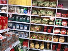 零售区-好特卖HotMaxx(杭州滨江宝龙城店)