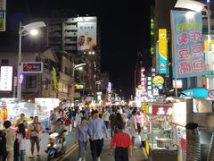 -六合夜市