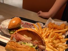 -The Habit Burger Grill 哈比特汉堡(复兴soho店)