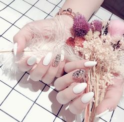 -悦指间美甲美睫