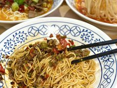 -李与白包子铺(桐梓林店)