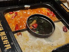 -老牌坊云南鱼豆花火锅(哈西万达店)