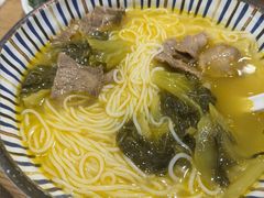 老坛酸菜牛肉粉-鲜越鲜鱼粉(财富购物中心店)