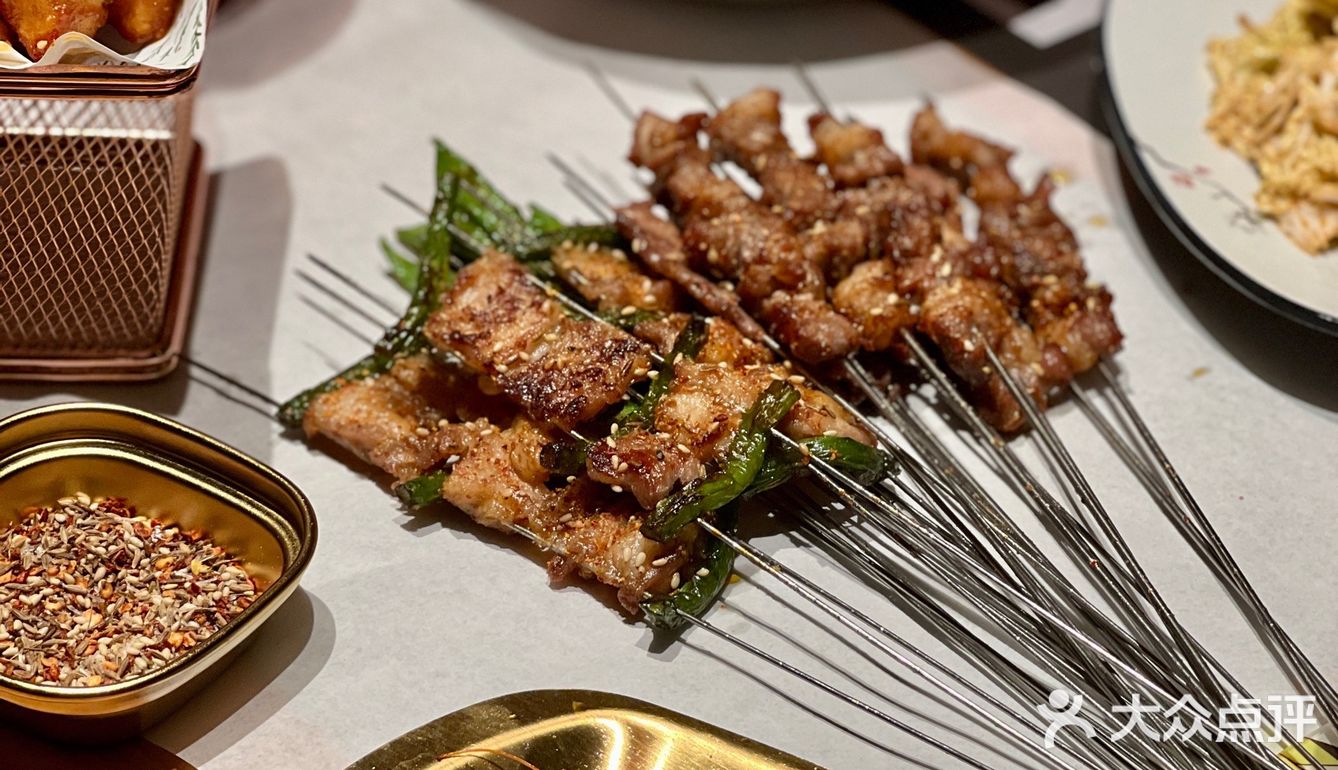 饿了馋了吃小董哥老东北烤肉