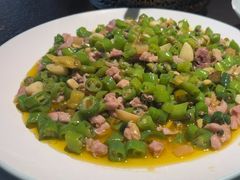 -万重锦·人文川菜馆(骡马市店)