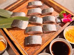 -围炉肉舍•炭烤活鳗•丹东海鲜烤肉(步行街店)