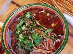 -拈签一笑黄牛肉辣卤串串