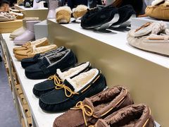 -UGG(燕莎奥特莱斯购物中心店)