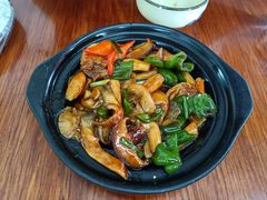 -胡子饮食店